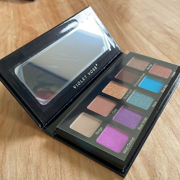 Violet Voss Essentials 2 Eyeshadow Palette - Picture 4 of 7